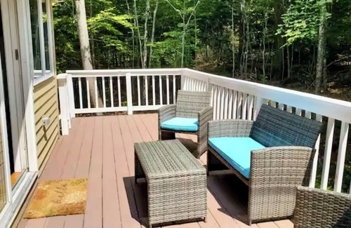 Campton House | Your Evergreen Escape - A Cozy Family Getaway