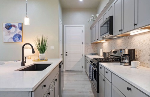St. Johns House | Your Gated Retreat with 3 Unique Rentals Near DT