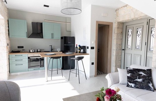 Nea Tirintha Cottage | Your heaven of tranquility nestled in the heart of Lefkakia,Nafplio.