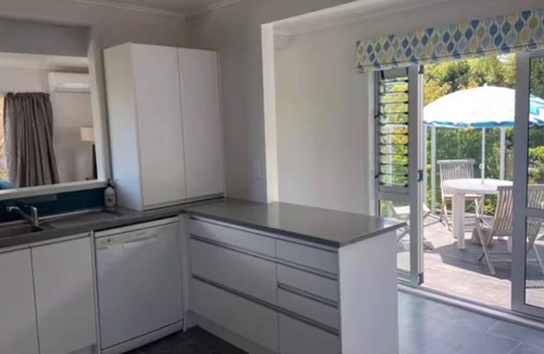 Richmond Heights House | Your Home Away from Home – Kick Back & Relax in Style