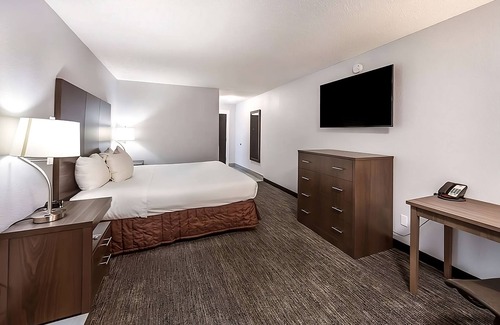 Grants Pass Hotel | Your Home Away From Home! Family-friendly Unit Awaits! Close to Rogue River