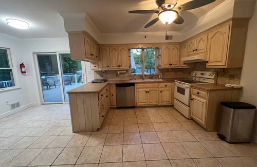 Osbornsville House | Your home away from home! Heated pool! Hot Tub!