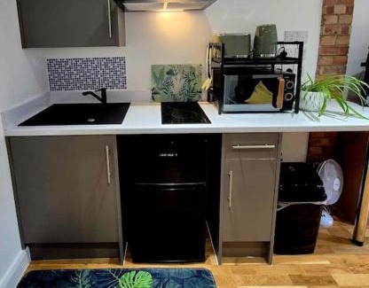 Haselbury Apartment | Your London Escape - Cosy Studio w fast Wi-Fi & free onstreet parking