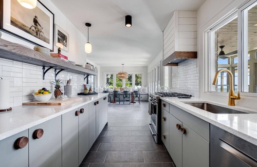 Kingsville House | Your Luxury Waterfront Retreat!