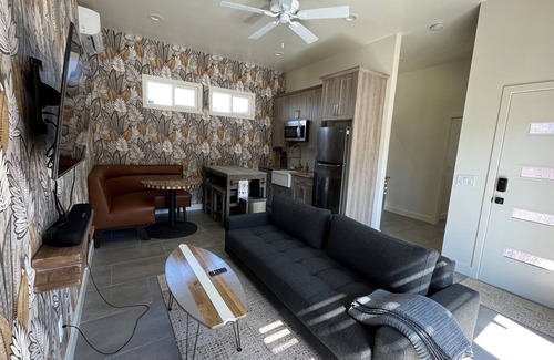 South Mountain House | Your Moment of Zen 1-bdrm pool house - Made for 2