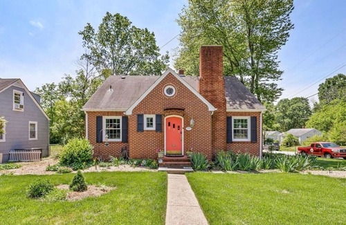 Greensboro Condo | Your Mom’s Place Downtown Greensboro - Two Private Bedrooms