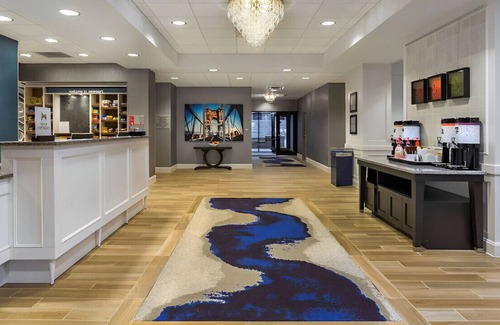 Newport House | Your Next Cozy Staycation Awaits! Best for Groups