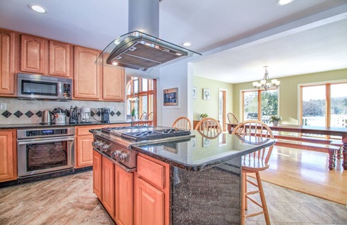 Londonderry House | Your own Private Lake - Breathtaking Views - Gym - Sauna - Hot Tub