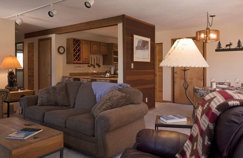 Wildernest Condo | YOUR PERFECT MOUNTAIN GETAWAY ANY TIME OF YEAR! GREAT LOCATION & VIEWS.