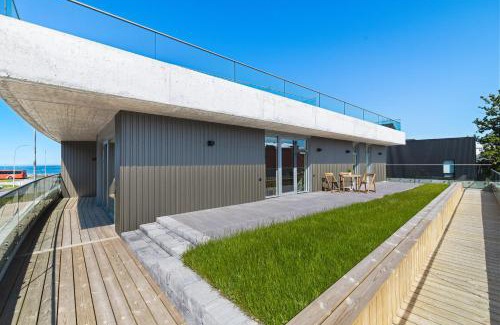 Vesturbær Apartment | Your Perfect Oasis with Large Porch & Scenic Views