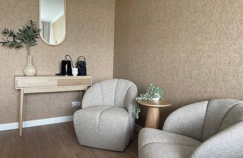 Municipality of Tilburg Apartment | Your perfect student base near University Tilburg! Affordable, comfortable, and just minutes from campus — with a shared kitchen, laundry, and free parking to make your life easier. Study, relax, and enjoy nature all in one place.