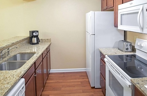 Berkeley Hotel | Your Relaxing Getaway Awaits! Fully-Equipped Kitchen Parking, 2 Pools!