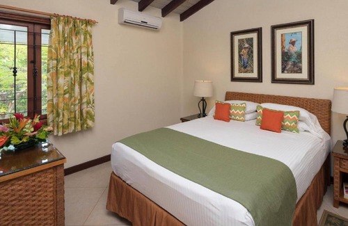 Maynards Hotel | Your Relaxing Getaway Awaits! Close to Mullins Beach! Outdoor Pools, Parking!