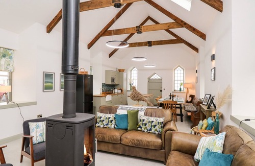 Llanon Cottage | YSGOLDY BRYNWYRE, pet friendly, with open fire in Llanrhystud