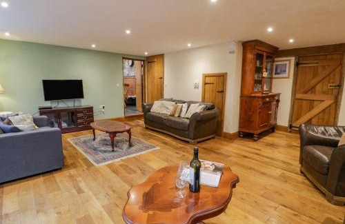 Dinas Mawddwy House | Ysgubor