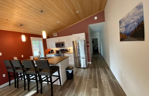 Whitehorse House | Yukon Hot Springs Suite #33
