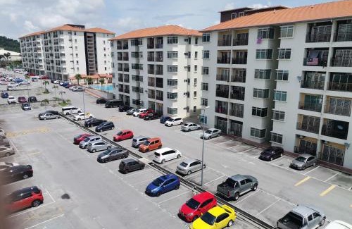 Bandar Puncak Alam Apartment | Yuslina Homestay