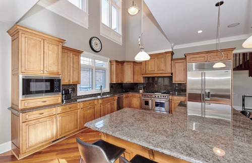 Wasco House | Z family Estate-a secluded luxury 6000sf home with pool/spa