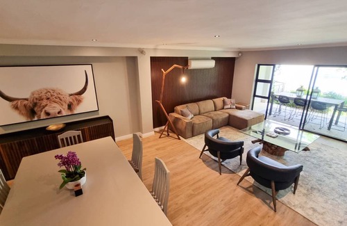 Cape Winelands House | 198 m² House ∙ 3 bedrooms ∙ 6 guests