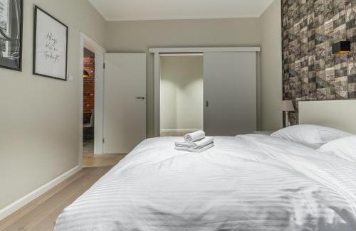 Katowice Apartment | Zabrska 18 Spacious Apartment by BookingHost