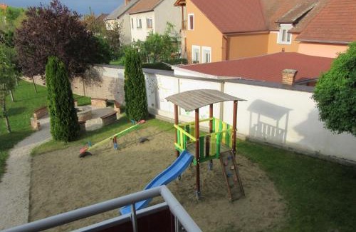 Sarvar Apartment | Zafír Sziget Apartman