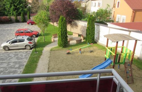 Sarvar Apartment | Zafír Sziget Apartman