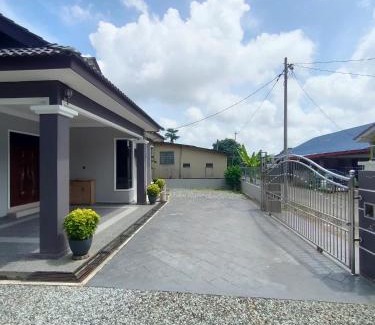 Kampung Kubang Tangga House | Zahani Homestay