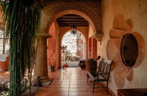 Antigua Guatemala Bed & Breakfast | Zahar Boutique Stay Volcano Views and Pool