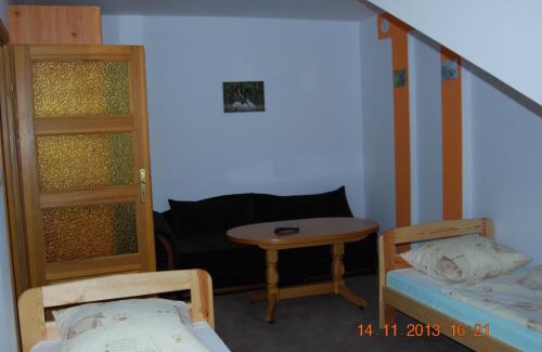 Nikielkowo Hotel | Zajazd i Restauracja "Myśliwskie Zacisze"