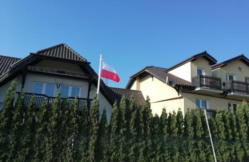 Nikielkowo Hotel | Zajazd i Restauracja "Myśliwskie Zacisze"