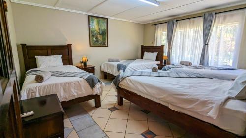 Victoria Falls House | Zambezi Family Lodge - Leopard Room
