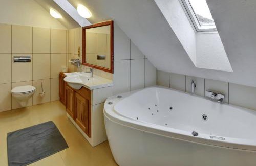 Rabatejn nad Strelou Apartment | Zamecka Fortovna Obora - Forester House