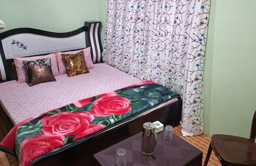 Kokernag House | ZARIFA GUEST HOUSE