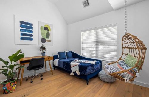 Apache Shores House | Zen Austin Home with a Cozy Tree House