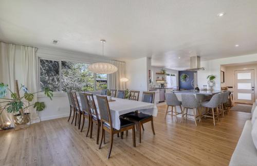 Amazon Villa | Zen Haus, Spacious Retreat, luxury, near UO
