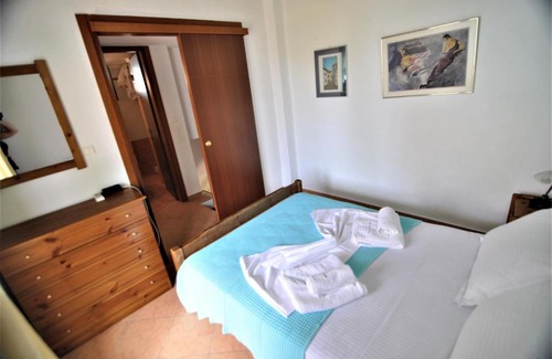 Nikita House | Zennova #23 Nikiti Family Green Nest