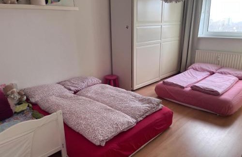 Eckenheim Apartment | Zentrale, helle Wohnung mit Balkon! Ideal für Messe, Business und Städtereise