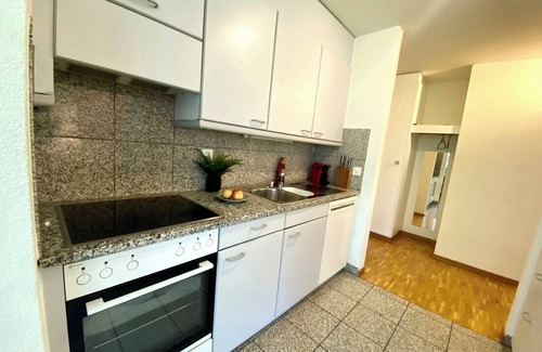 Kloten Apartment | Zentrale Wohnung mit 2 Balkonen Nähe Flughafen ZH