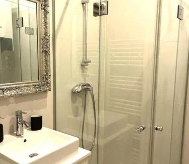 Hundsturm Apartment | Zentrales Apartment mit Balkon