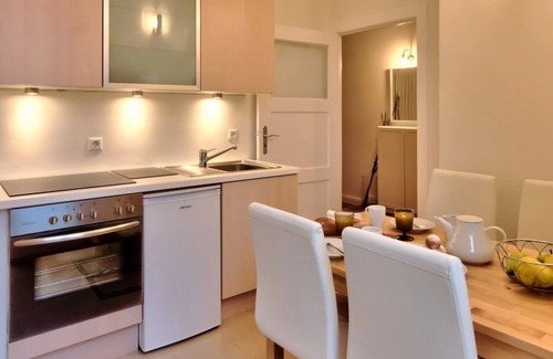 Tempelhof Apartment | Zentrumsnah und Trotzdem im Grünen Eingerahmt von Zwei Großzügigen Parkanlagen