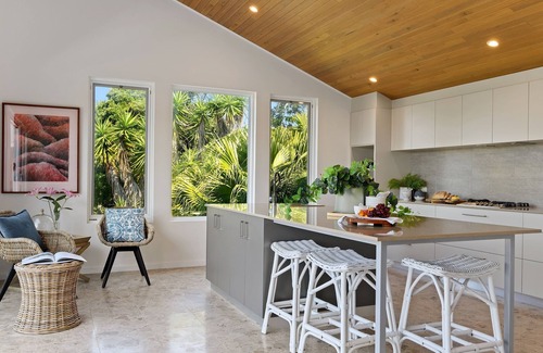 Sapphire Beach House | Zephyr Private beachfront, pet-friendly home for the discerning traveller