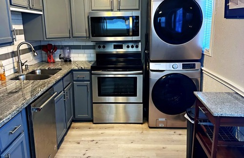 Surfside Beach House | Zeus beachfront sleeps 8