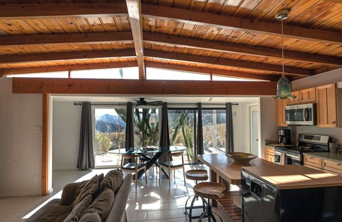Morongo Valley Cottage | Zeus Cottage: VIP Paradise at 25 acres gated and private Hidden Passage