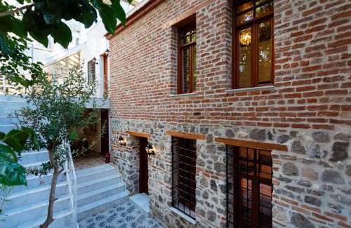 Konak Villa | Zeytinli Taş Ev