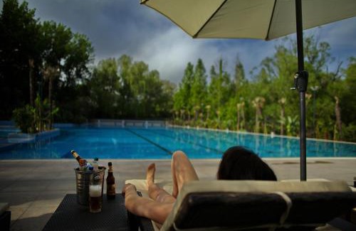 Chaoyang Hotel | Zhi Resort Beijing&Peafowl Garden&Breakfast with Deer&Private Hot Spring&50 Meter Swimming Pool&Free Coffee&Close to Olympic Forest Park