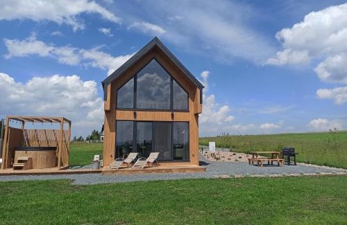 Klodzko Miasto Cabin | Zielone Wzgórze komfortowy klimatyzowany domek z balią z aeromasażem