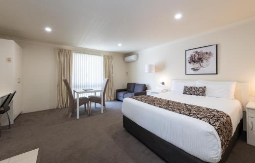 Vale Of Clwydd Hotel | Zig Zag Motel & Apartments