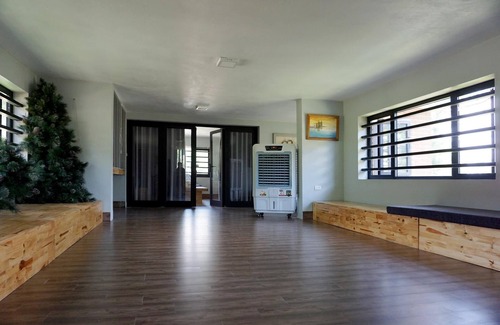 Soc Son House | Zigzag House - Ulesa neighbor's house