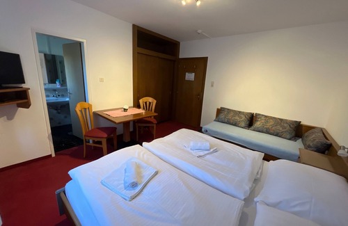 Obsteig Bed & Breakfast | Zimmer 18/3bett Ohne Balkon - Pension Alpina