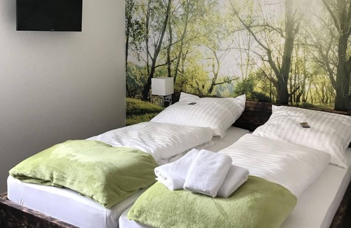 Alzenbach House | Zimmer Kroppacher Schweiz - Landgasthof Zum Dorfkrug